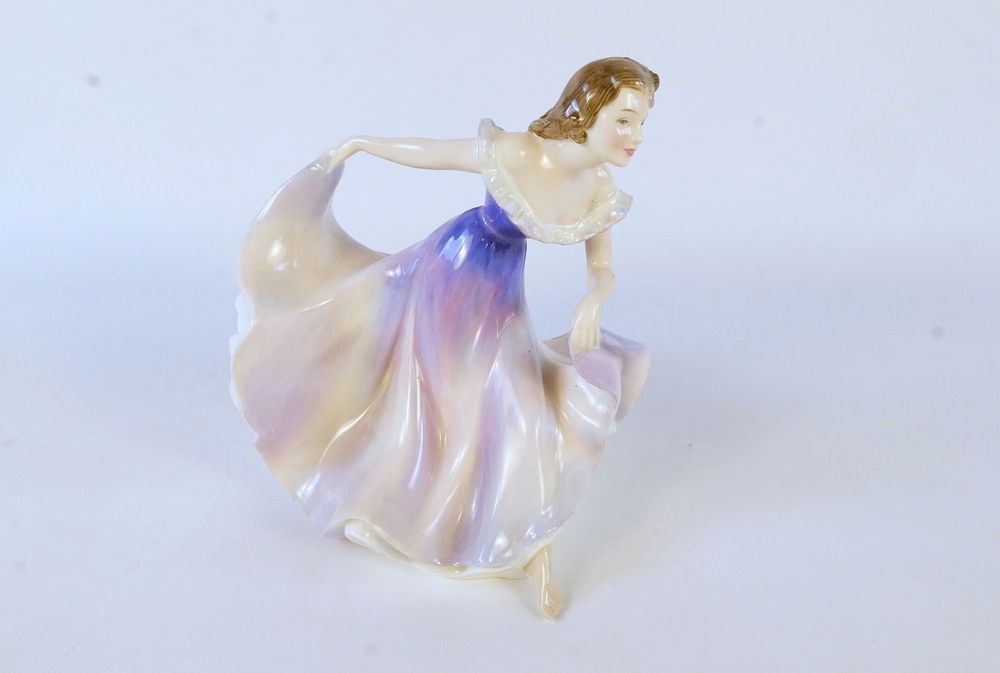 Lot 169: Royal Doulton A Gypsy Dance Figurine