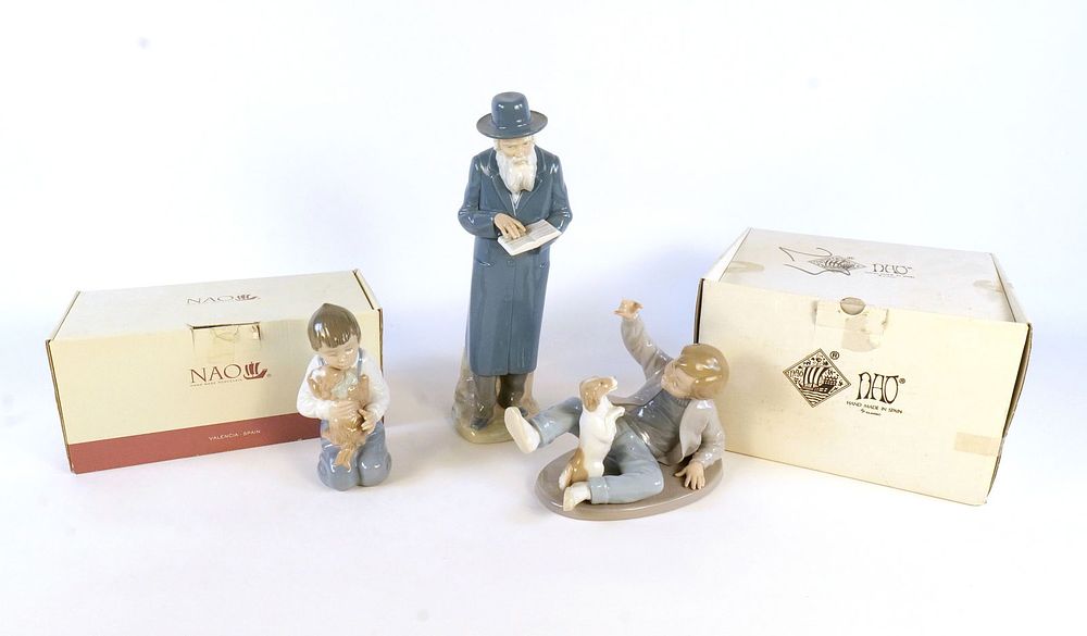 Lot 177: Lot of 3 NAO Figurines