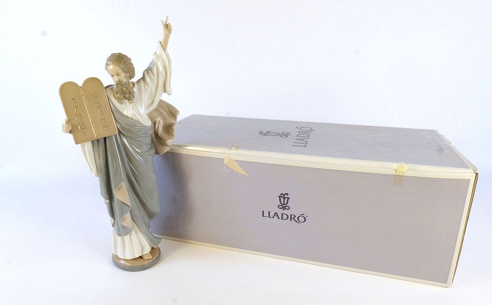 Lot 178: Lladro Moses and The Ten Commandments Figurine