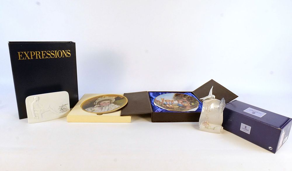 Lot 186: Group Lot of Collectibles