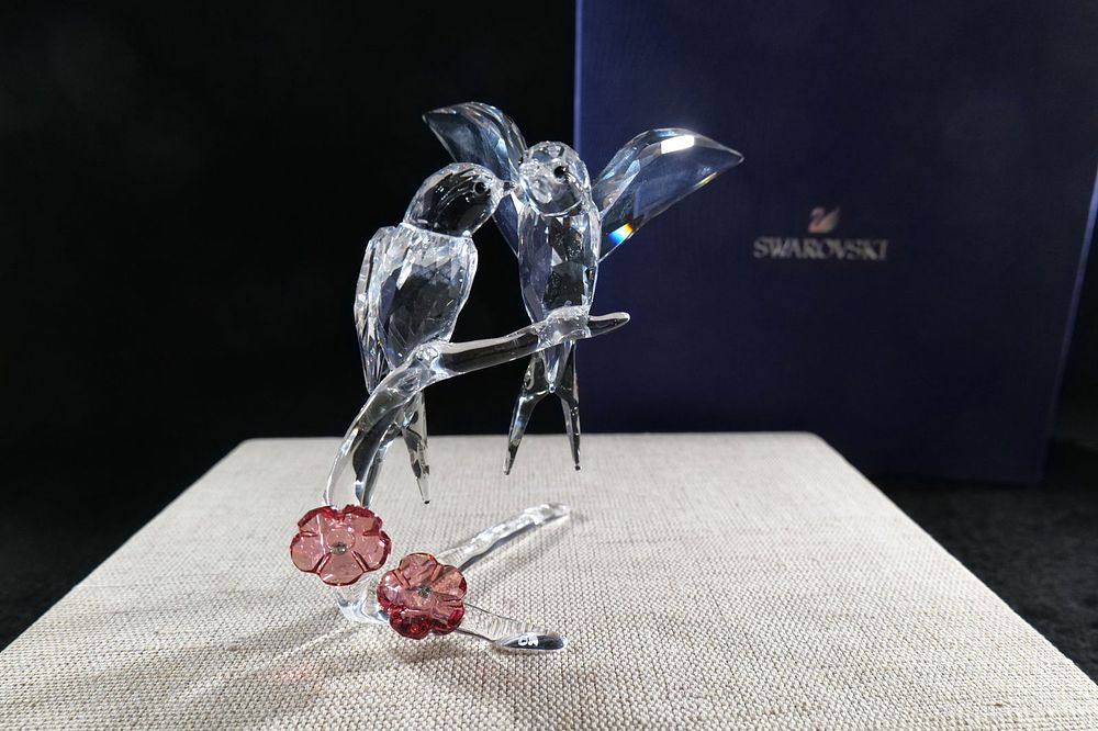 Lot 201: Swarovski Crystal Swallows Figurine