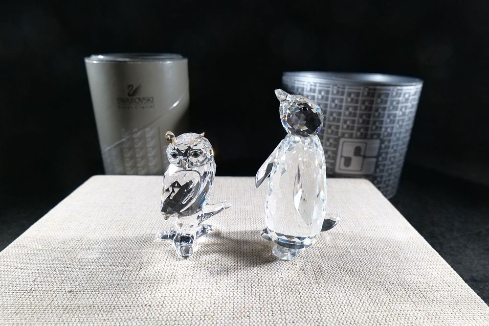 Lot 208: Lot of 2 Swarovski Figurines