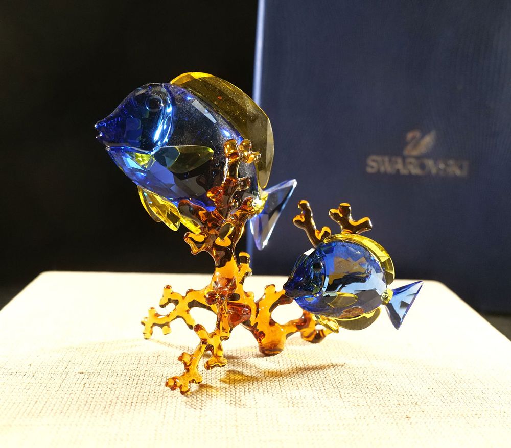 Lot 214: Swarovski Crystal Doctorfish Figurine