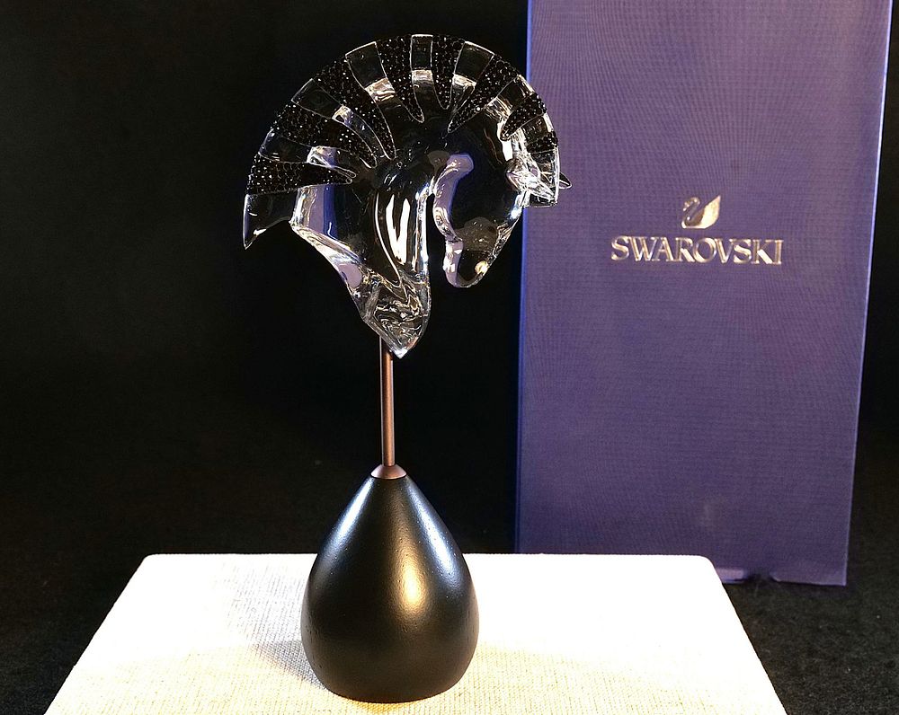 Lot 222: Swarovski Zebra Head Jamila Figurine