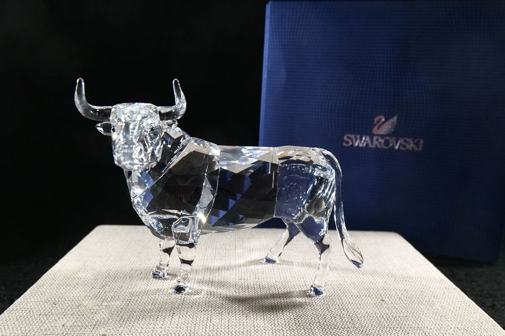 Lot 229: Swarovski Crystal Bull Figurine