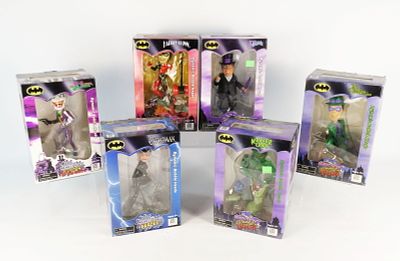 Lot of 6 DC Monogram Masterpieces Dynamic Bobble Heads. Including Heroes Catwoman, and Villains 