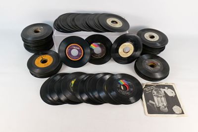 Lot of 45's. Including KISS, Carpenters, Elvis, Bob Dylan, The Temptations, The Beatles, Air 