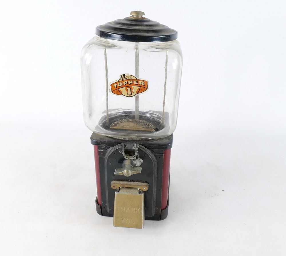 Lot 166: Vintage Victor Topper 1 Cent Gumball Machine