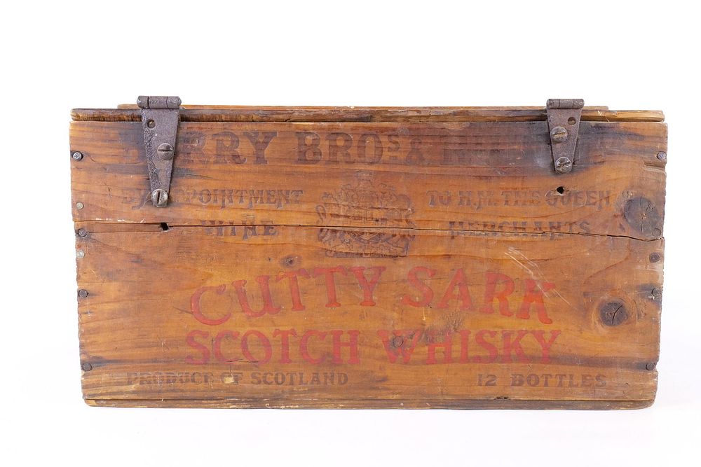 Lot 177: Vintage Cutty Sark Scotch Whisky Wood Crate