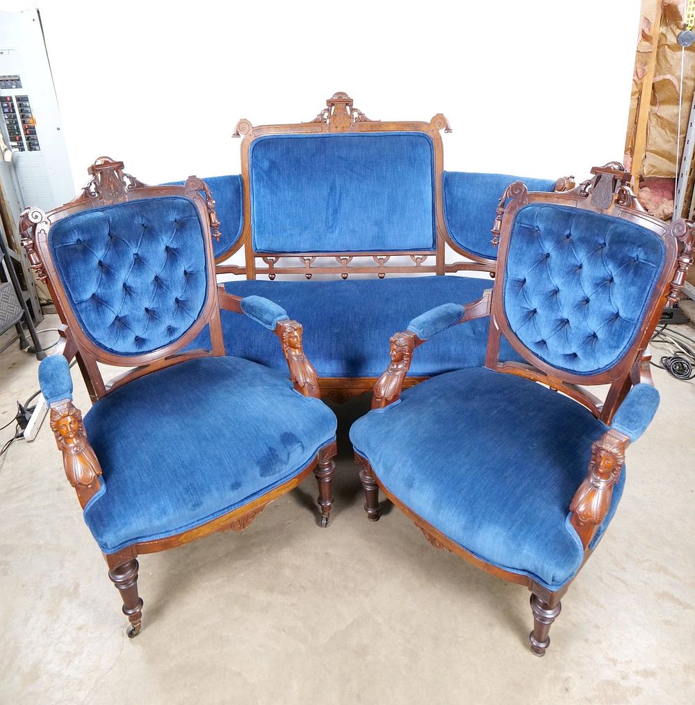 Lot 219: Antique 3-Piece Victorian Renaissance Revival Parlor Set