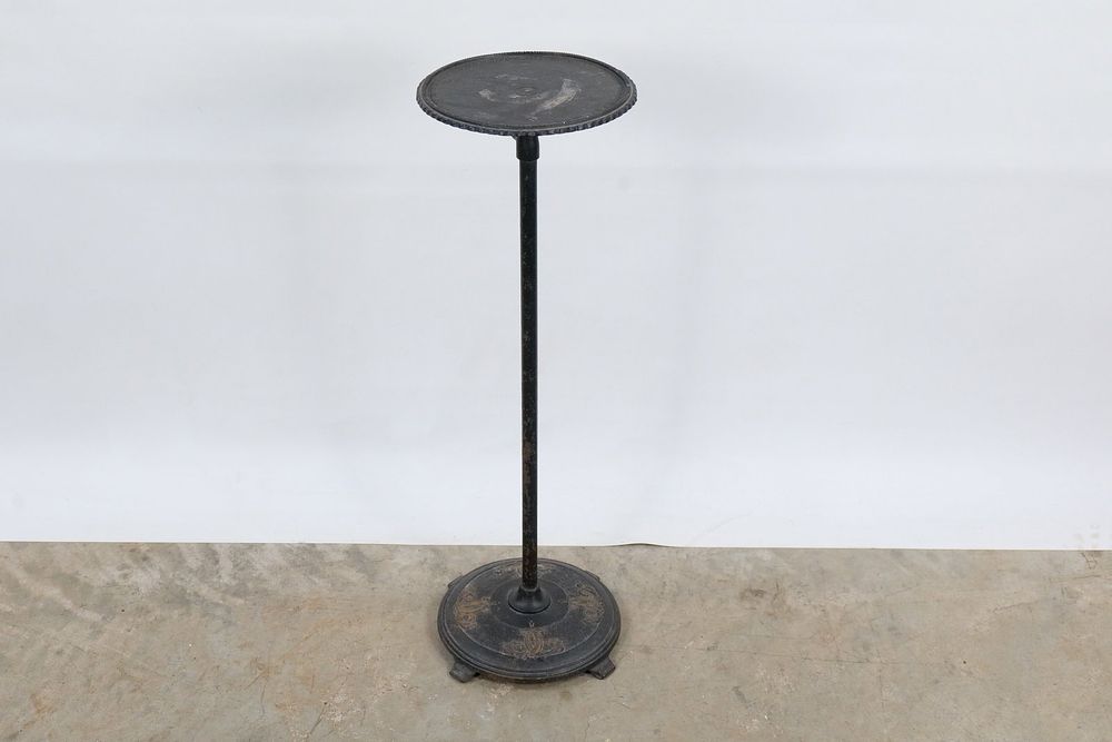 Lot 221: Antique Cast Iron Adjustable Smoking Stand