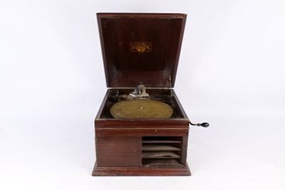 Antique Victor Victrola VV-IX Tabletop Phonograph. Circa 1915. Serial Number 182751-F. Working. 
