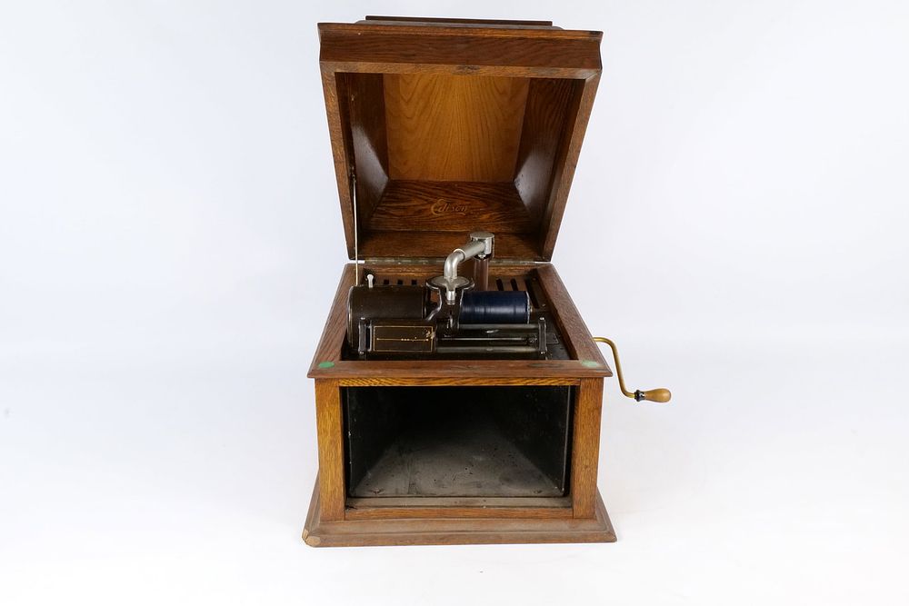 Lot 250: Antique Edison Amberola VI Cylinder Phonograph