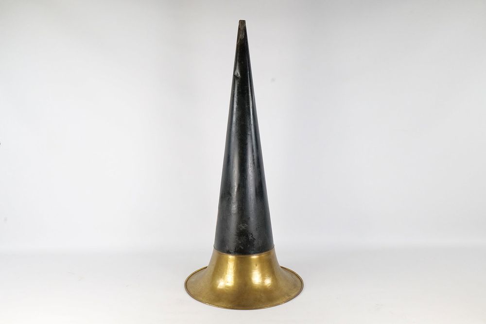 Lot 291: Antique Phonograph "Witch's Hat" Horn