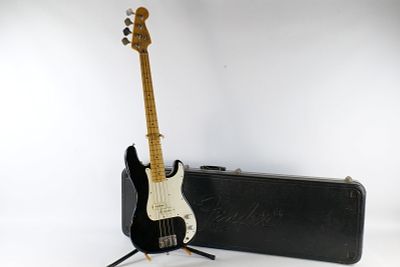Vintage 1983 Fender Precision Bass w/ Original Hard Case. Vintage 1983 Fender Precision Bass 