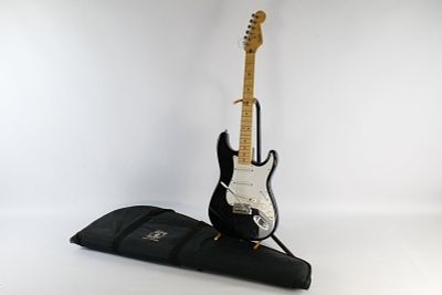 Fender Stratocaster Traditional Electric Guitar. Made in Mexica - 1998/1999. Serial Number: 