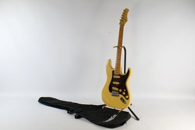 Vintage 1980's Hondo Deluxe Series 760 Electric Guitar with Gig Bag. Cream/Yellow Finish Body. 