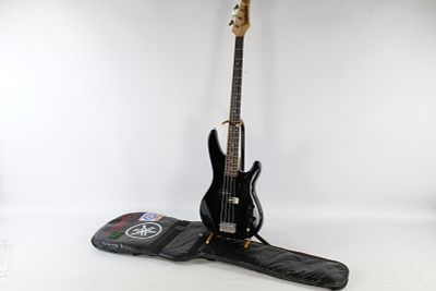 Yamaha RBX250 4-String Electric Bass Guitar. Gloss Black Finish. Body is made of solid Alder. 