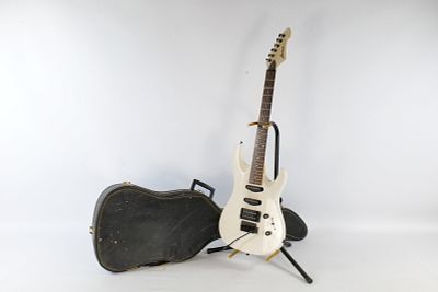 Vintage 90's Aria Pro II Magna Series MA-10 White Electric Guitar. Superstrat Style - Made in 