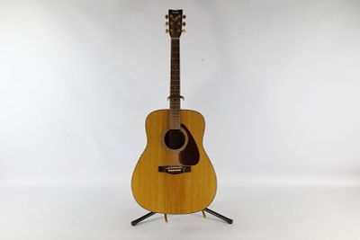 Yamaha FX-335 Acoustic-Electric Dreadnought Guitar. Natural Gloss Finish with Gold Hardware. 