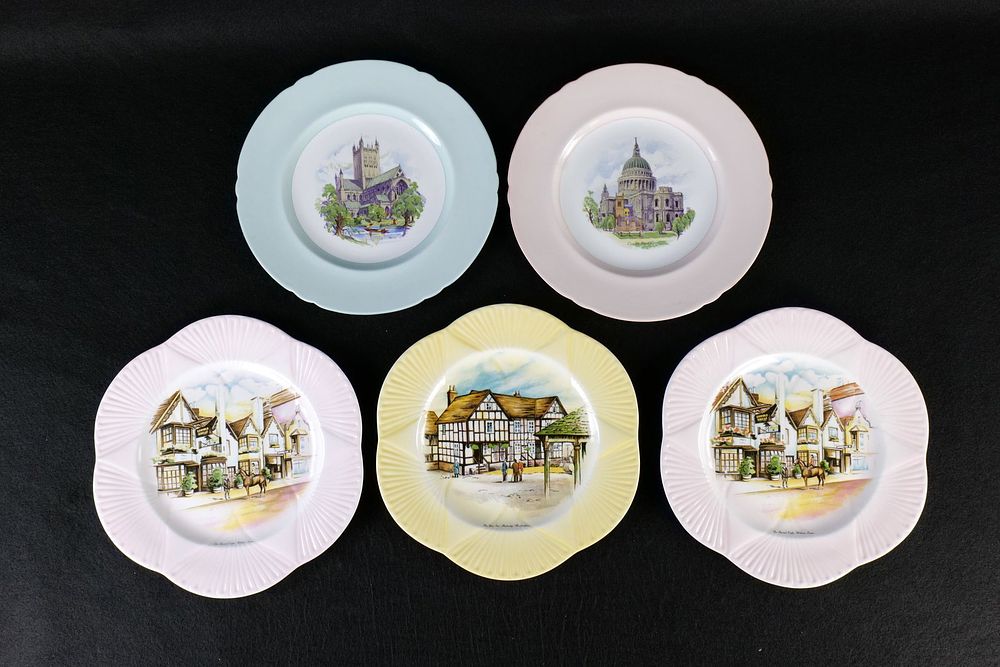 Lot 191: Lot of 5 Shelley Bone China Scenic Cabinet Plates