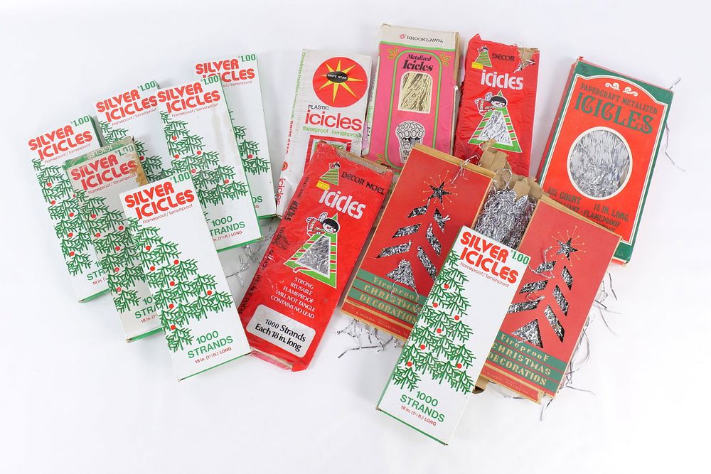Lot 158: Lot of Vintage Tinsel