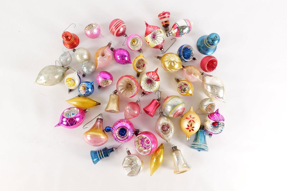 Lot 161: Lot of Vintage Christmas Ornaments