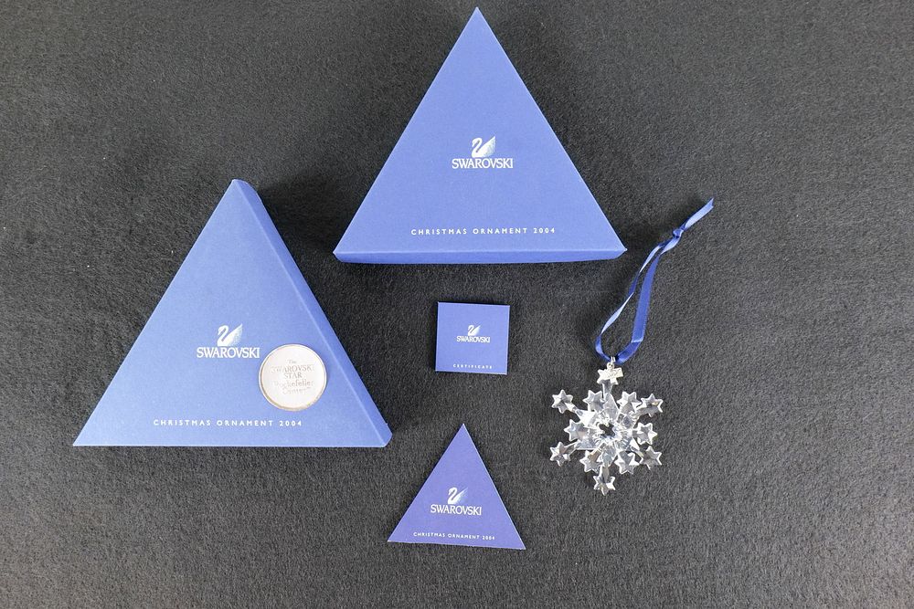 Lot 166: Swarovski Crystal Annual 2004 Ornament