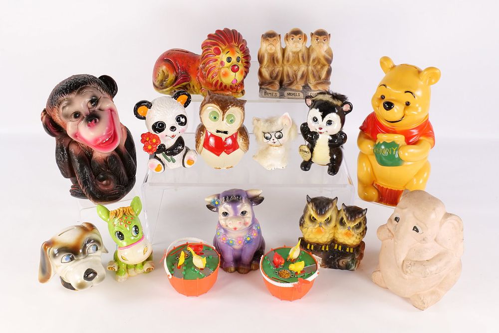 Lot 187: Lot of Animal Banks and Figures