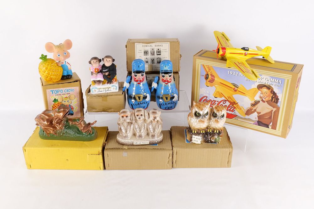 Lot 189: Lot of Assorted Banks in Boxes