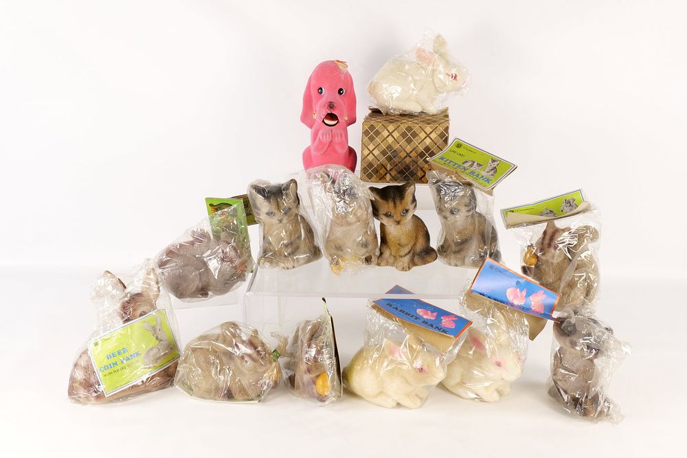 Lot 191: Lot of Fuzzy Animal Banks