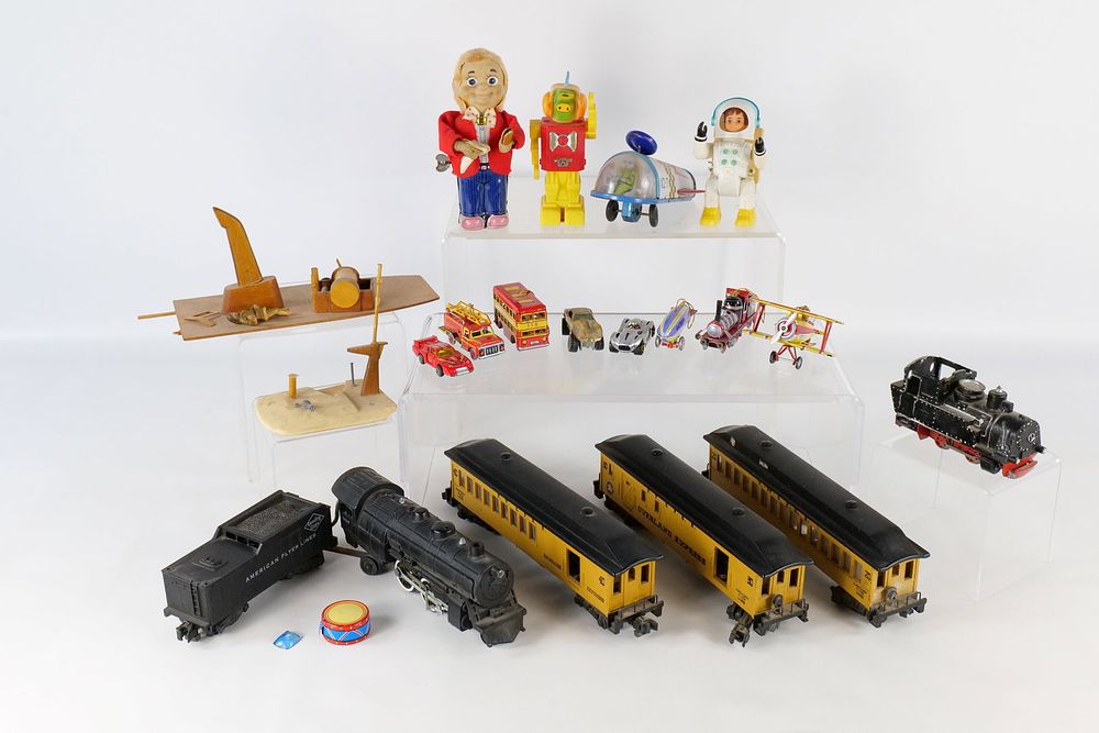Lot 206: Group Lot of Toys