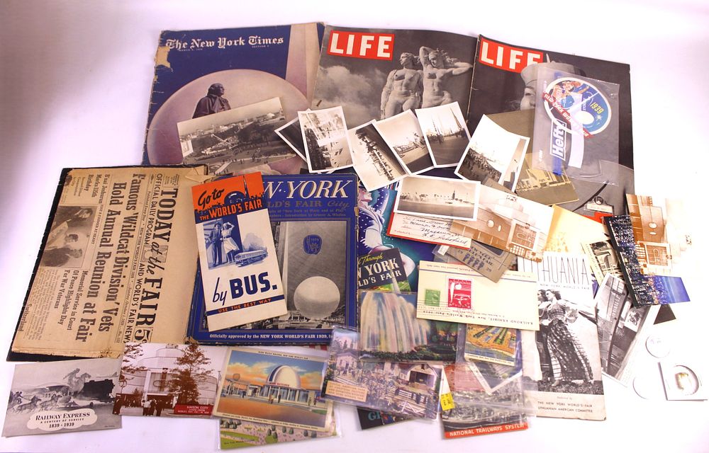Lot 197: Lot of 1939-40 New York World's Fair Items