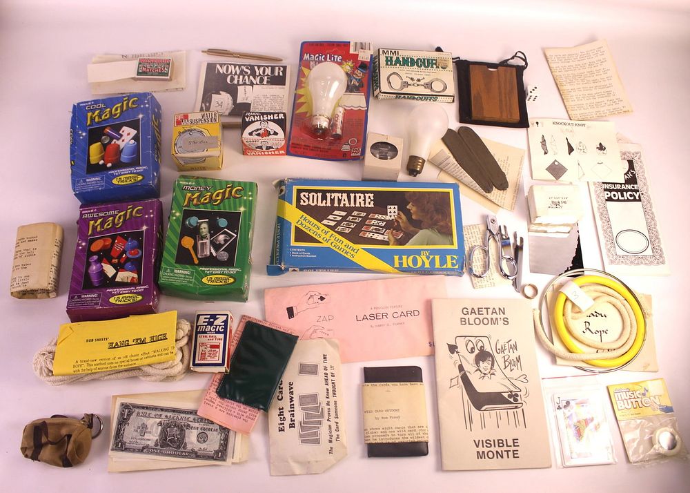 Lot 202: Lot of Magic Tricks