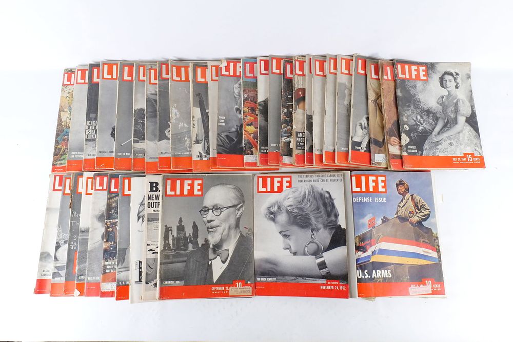 Lot 206: Lot of Vintage Life Magazines