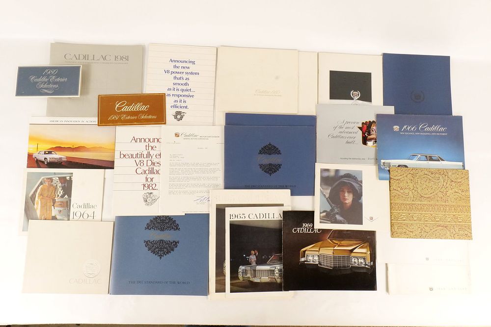 Lot 230: Lot of Cadillac Brochures, Interior and Options Folder