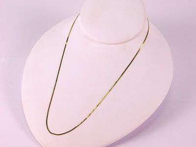 14k Scalloped Link Chain. Also called a crescent link or half moon link. Marked. Measures 18". 