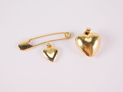 Lot of 2 14k Yellow Gold Puffy Heart Jewelry - Pin and Pendant. The Pendant has a dent, is 