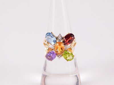 14k & Multi-Gemstone Ring. 14k &amp; Multi-Gemstone Ring. Has 5 Oval 7x4.8 mm gemstones - 