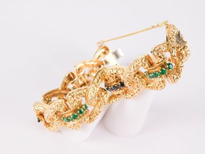 14k Yellow Gold Textured Link Bracelet with Sapphires & Emeralds. 14k Yellow Gold Textured Link 