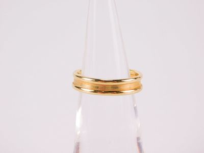 14k Yellow Gold Rolled Edge Toe Ring. Size 3 1/2. Weighs approx. 2 grams. Marked 14k Italy. All 