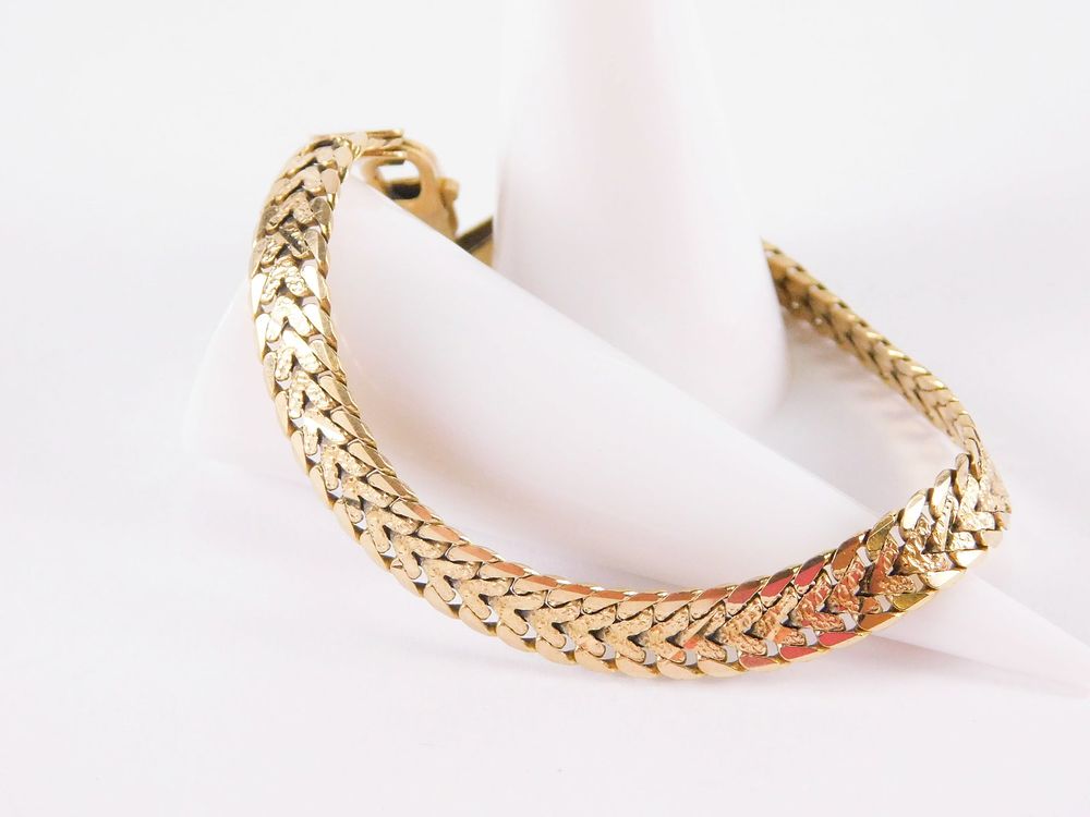 Lot 154: 14k Bracelet