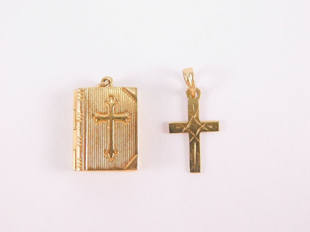Lot 173: Lot of 14k Yellow Gold Charms/Pendants