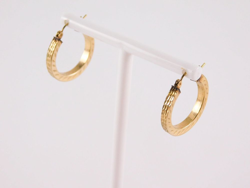 Lot 176: Pair of 10k Yellow Gold Hoops