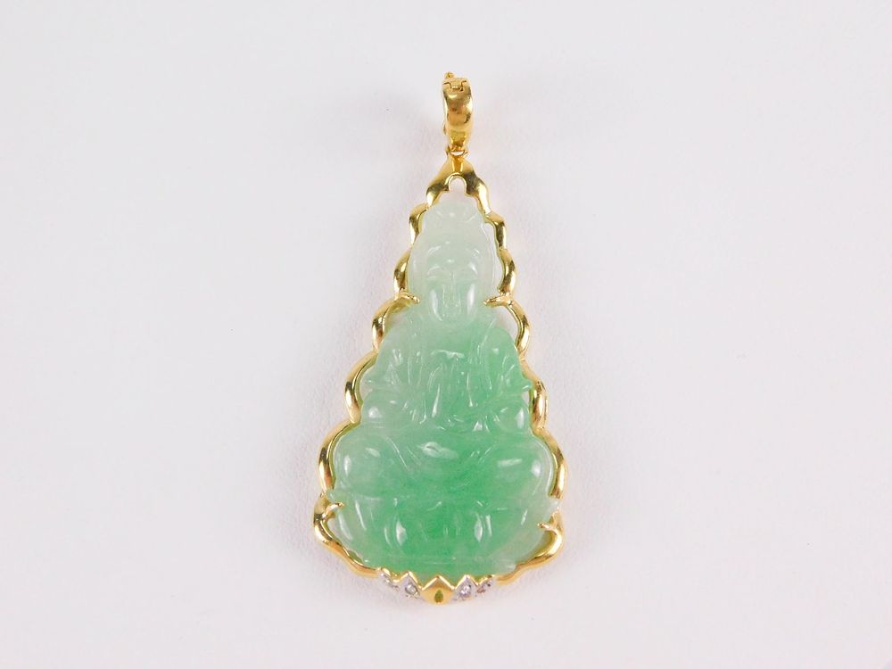 Lot 193: 18k & Carved Jade Pendant