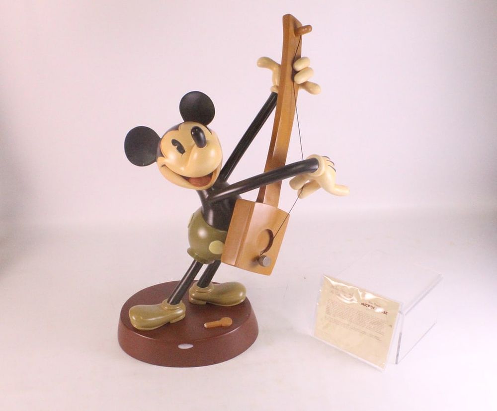 Lot 191: Walt Disney Collectibles Mickey Mouse and his Guitar Big Fig Statue