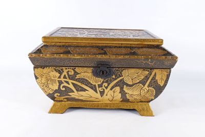 Vintage Black and Gold Lacquered Keepsake Box - Asian Chinoiserie style floral relief chest 