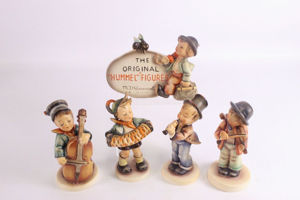 Lot 221: Vintage Goebel Hummel 5 Piece Figurine Lot