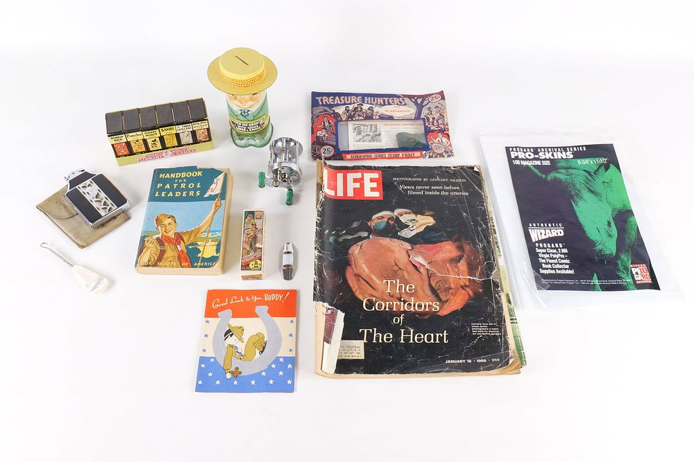 Lot 237: A Collection of Mixed Vintage Collectibles