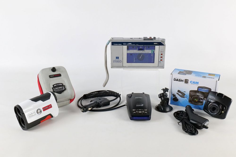 Lot 252: Assorted electronics Lot